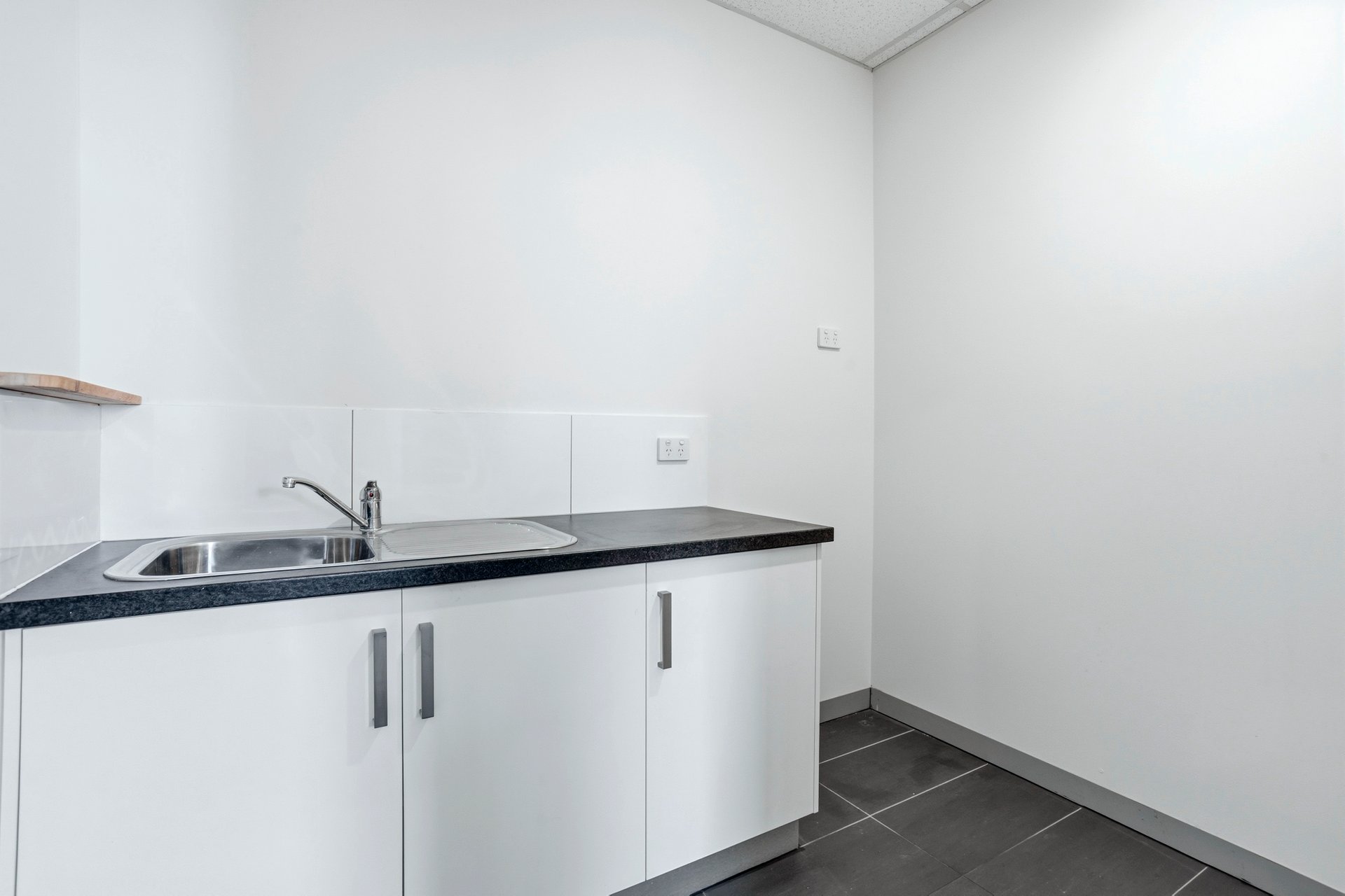 10/167 Hyde Street, Yarraville image 6