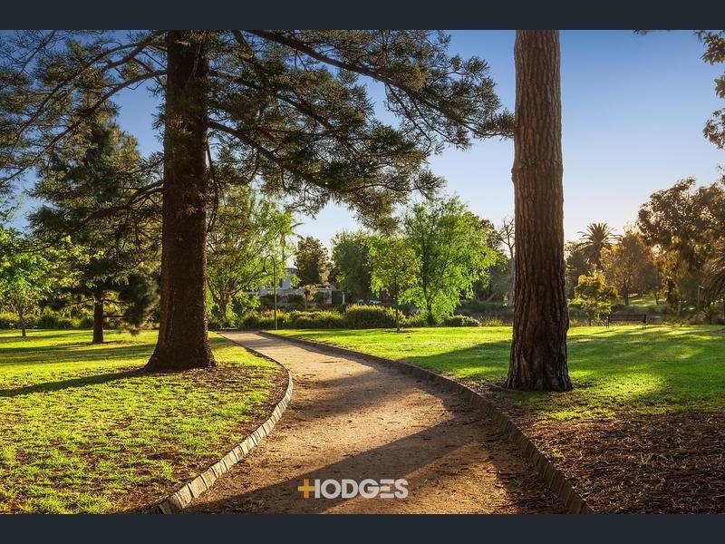 10 / 17-21 Landcox Street Brighton East