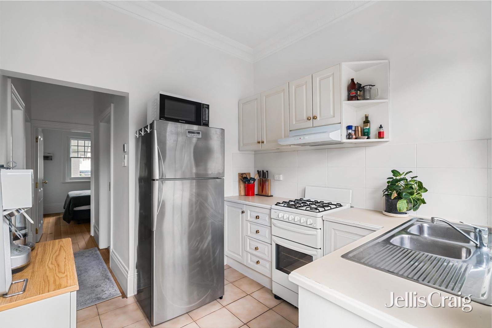 10/17-25 Charnwood Crescent, St Kilda image 4