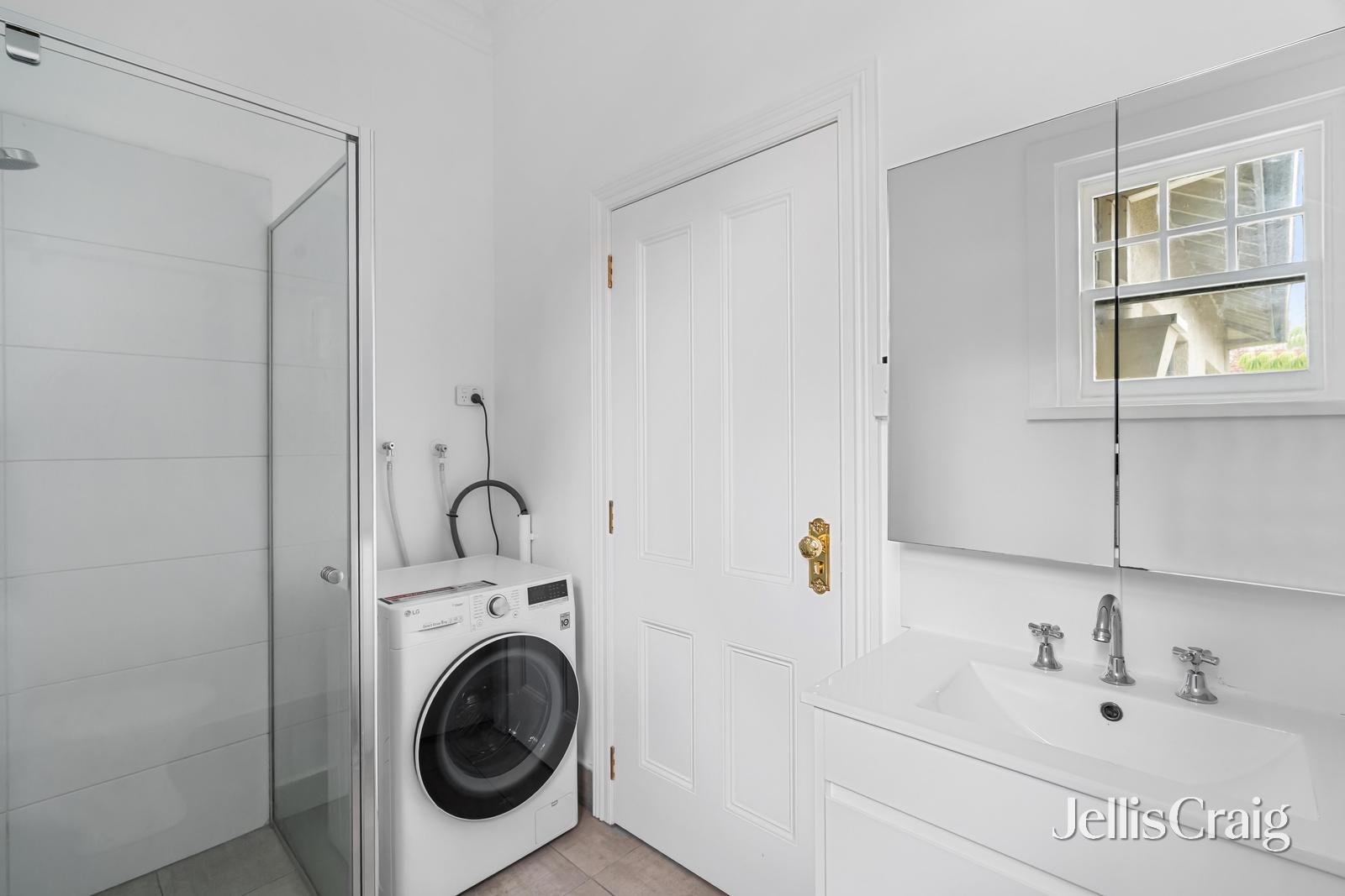 10/17-25 Charnwood Crescent, St Kilda image 5