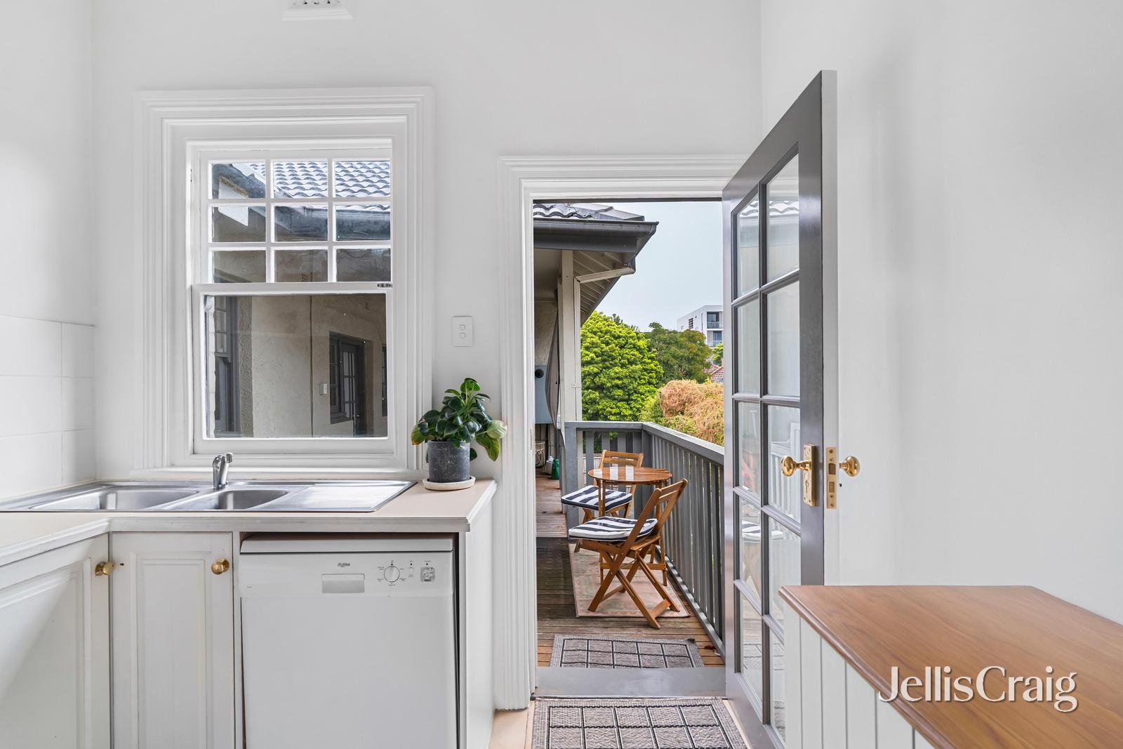 10/17-25 Charnwood Crescent, St Kilda image 7