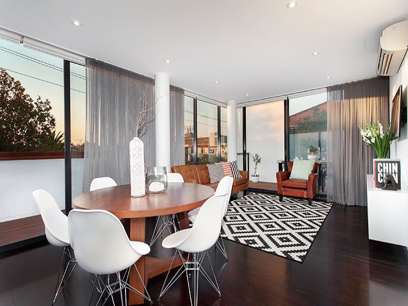 10/17 Pine Avenue, Elwood image 1