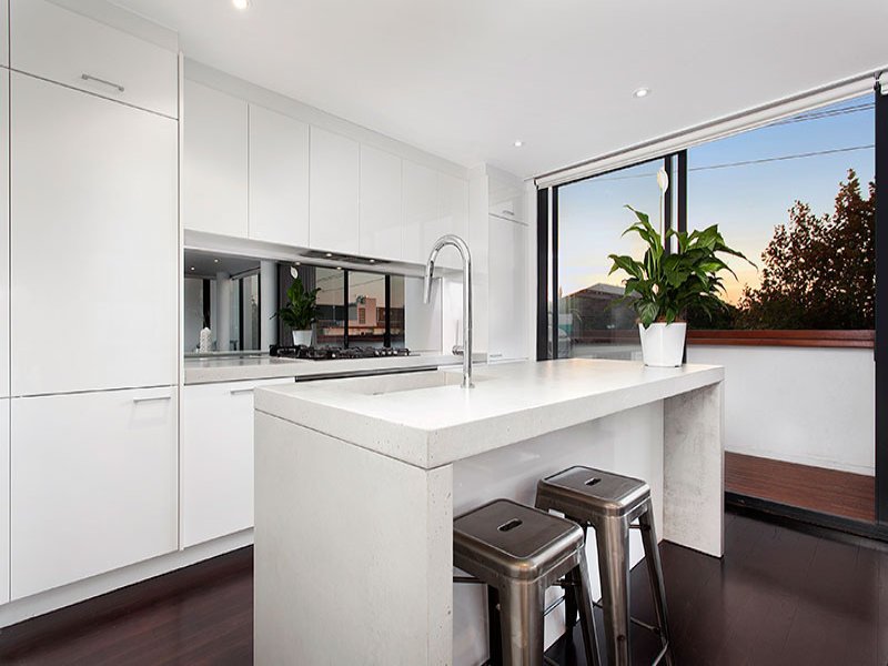 10/17 Pine Avenue, Elwood image 2