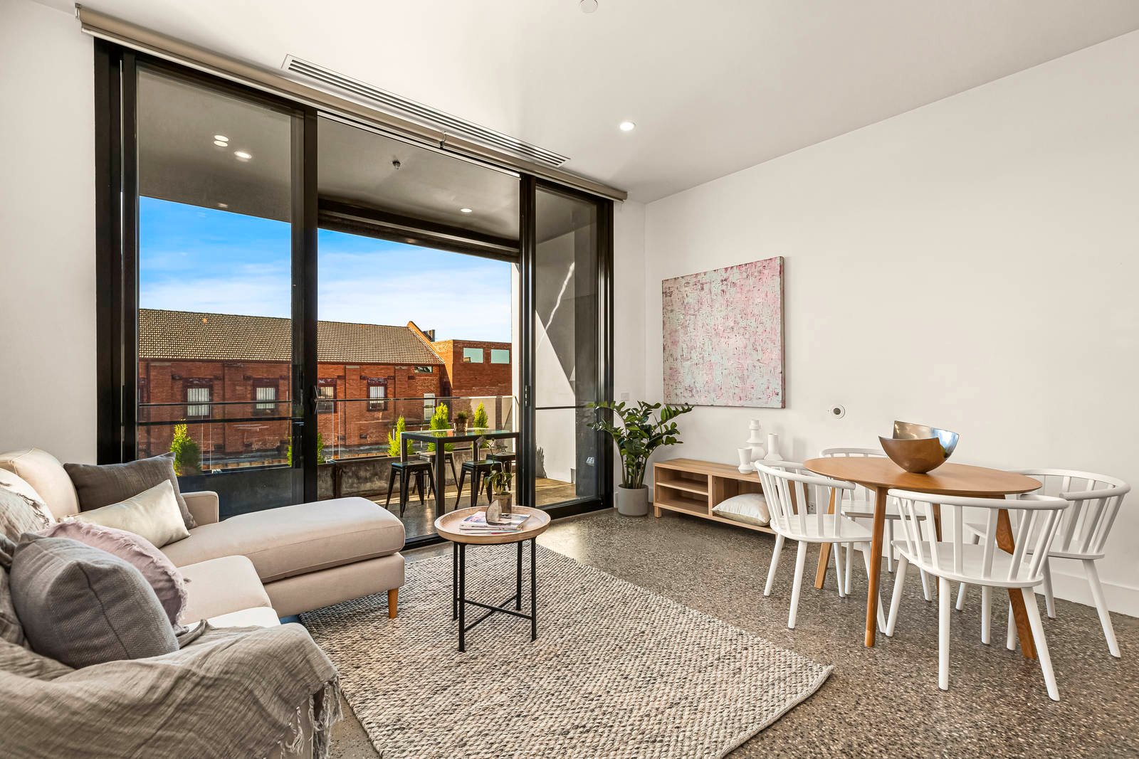 Property Gallery - Main Image