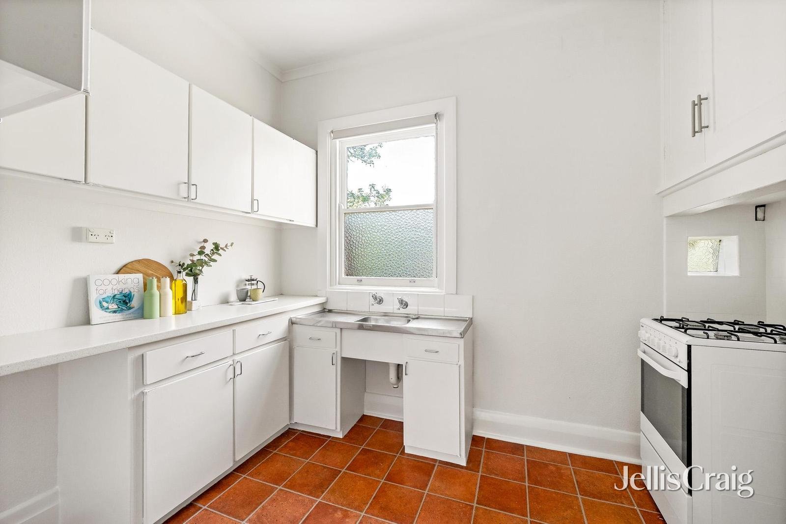 10/17A Milton Street, Elwood image 7