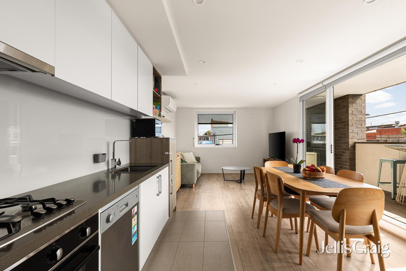 101/95 Wilcox Street, Preston image 3