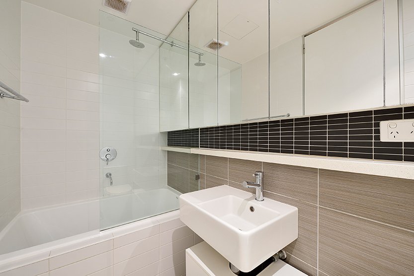 101/96 Ormond Road, Elwood image 5