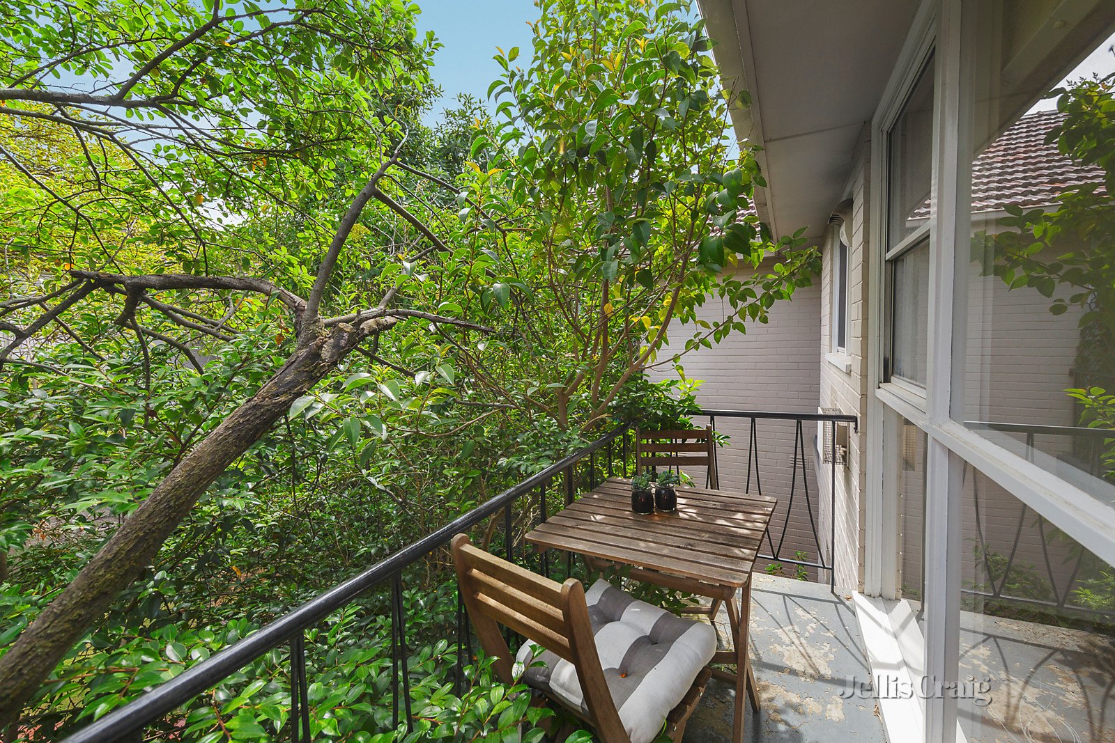 10/2 Douglas Street, Toorak image 3