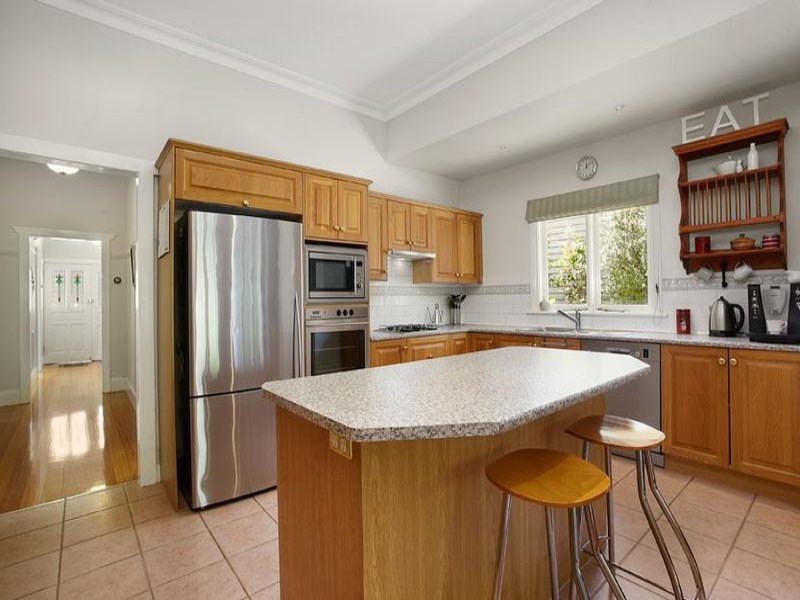 102 Guildford Road, Surrey Hills image 5