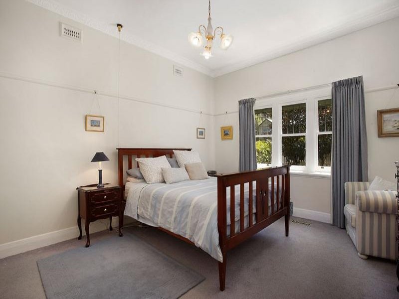 102 Guildford Road, Surrey Hills image 6