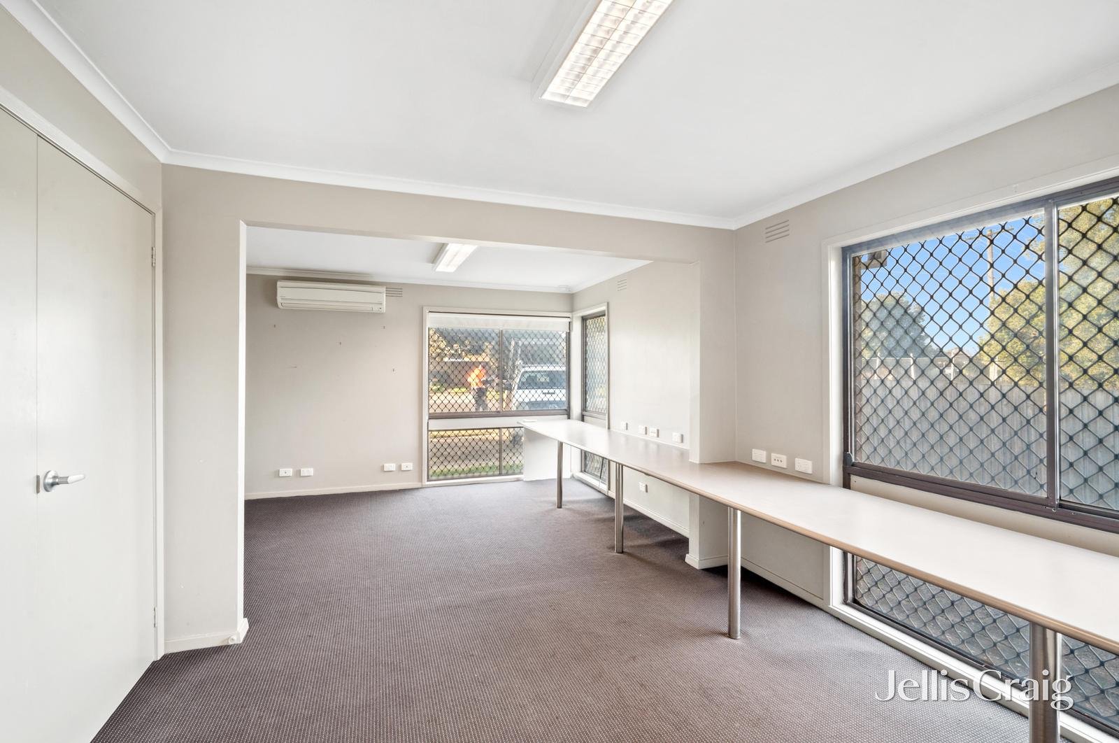 102 Leawarra Crescent, Delacombe image 5