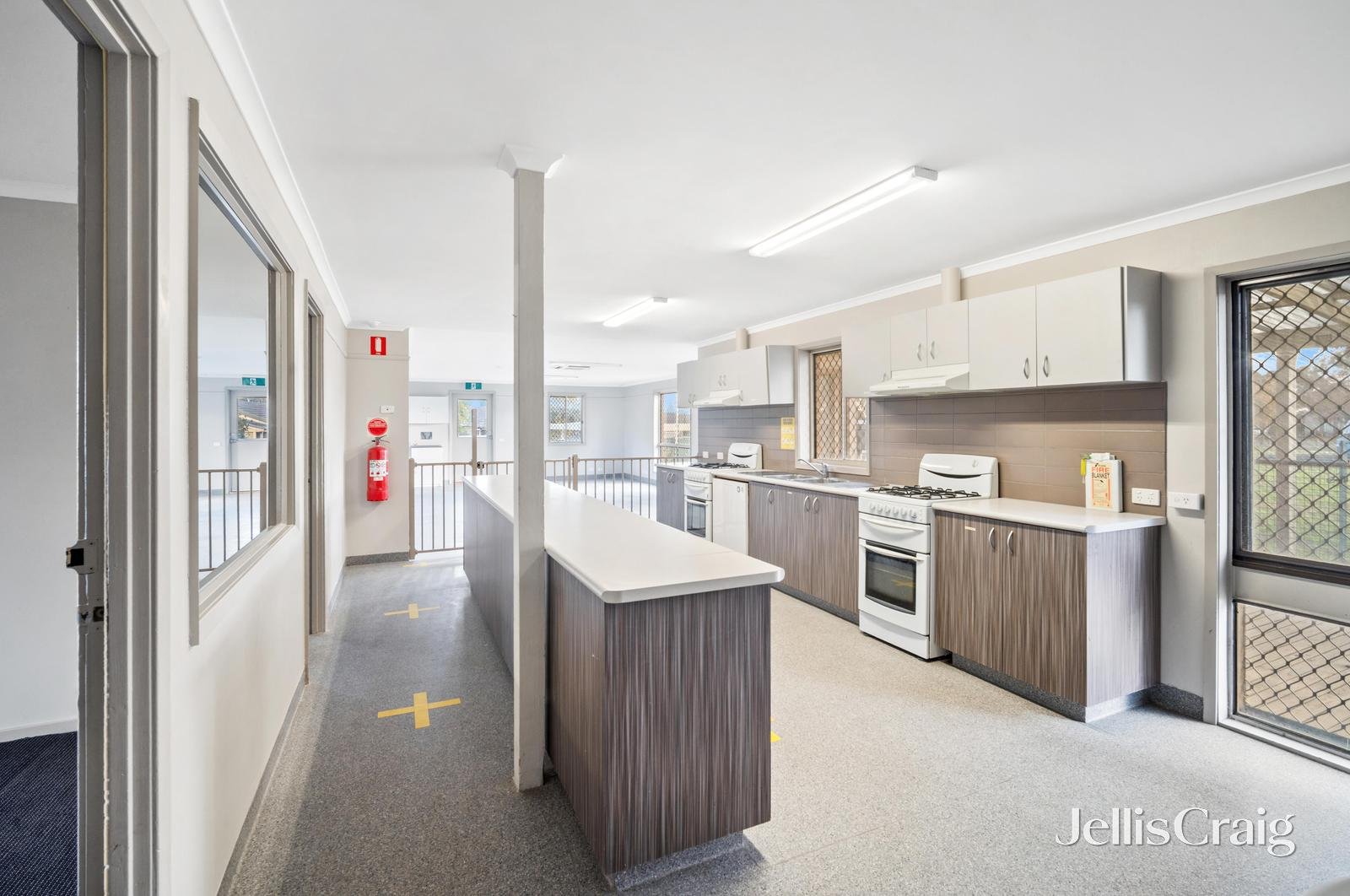 102 Leawarra Crescent, Delacombe image 3