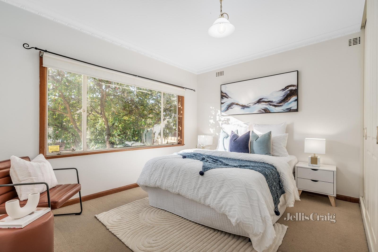 102 Orchard Grove, Blackburn South image 5