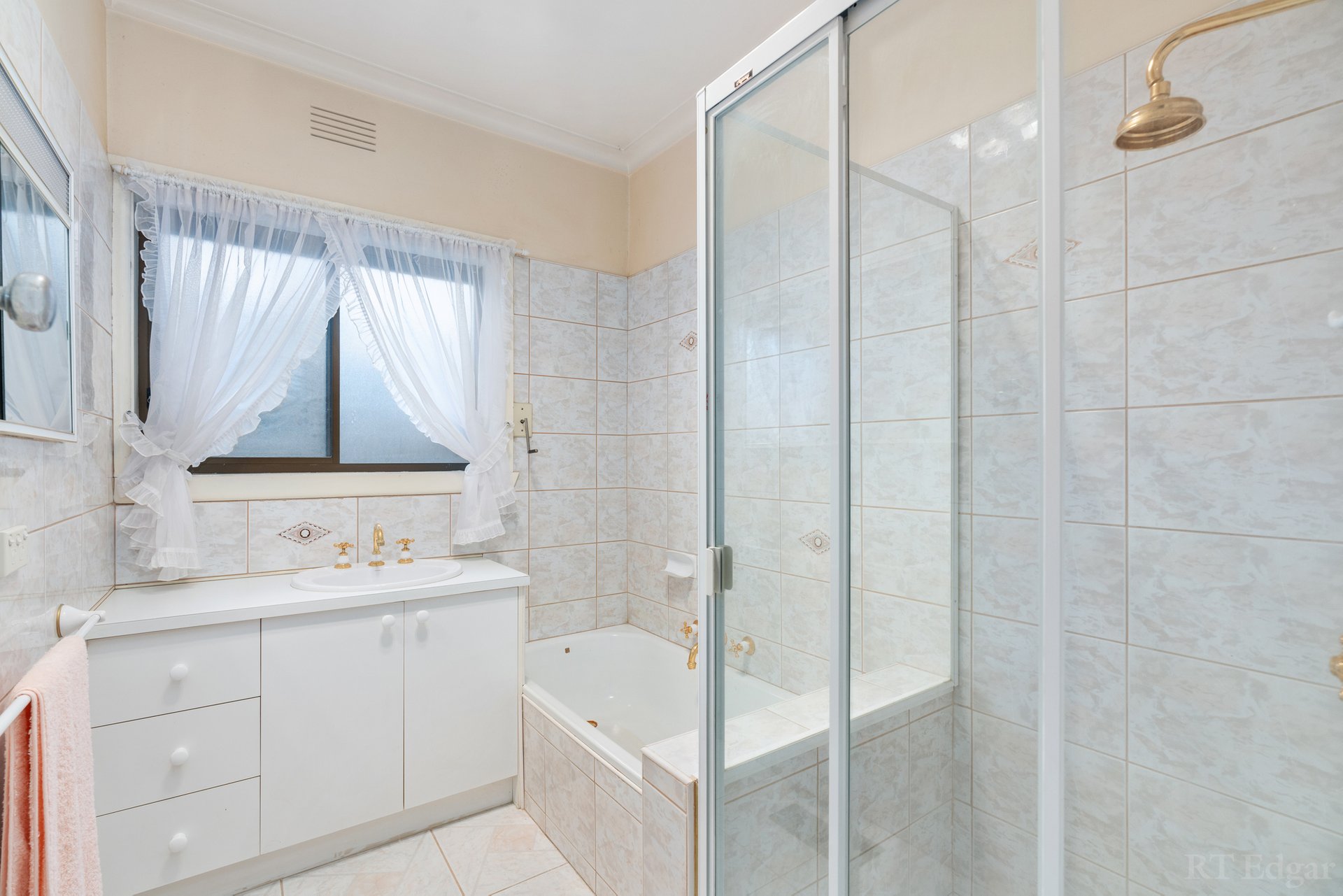 Property Gallery Thumbnail 6