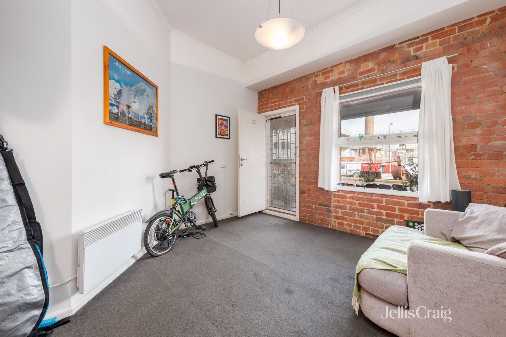 10/2 Pottery Court, Brunswick image 2