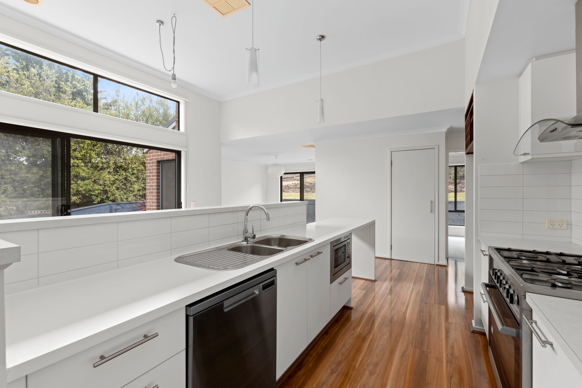 102 Province Boulevard, Highton image 5