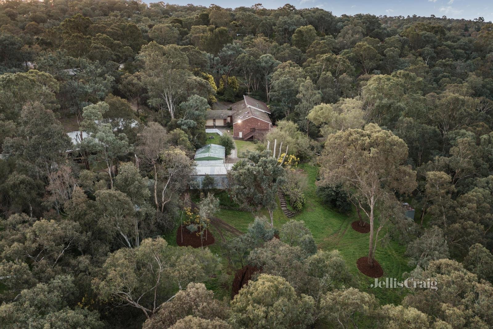 102 Scenic Crescent, Eltham North image 2