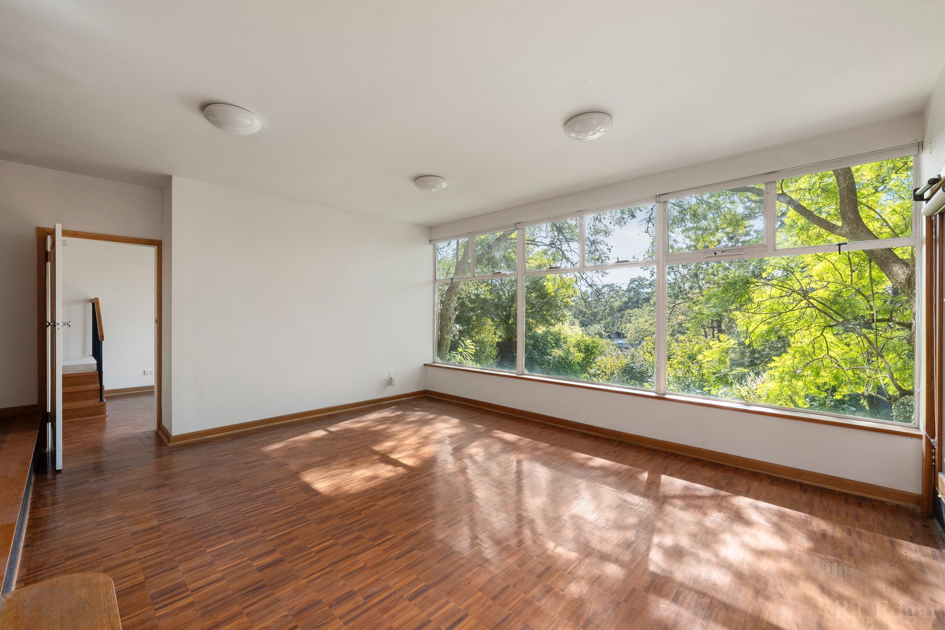Property Gallery Thumbnail 12