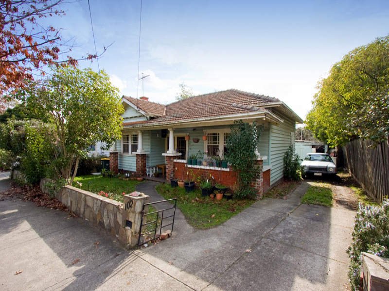 102 Thames Street, Box Hill North image 2