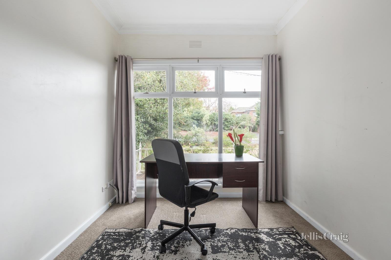 102 Warrigal Road, Surrey Hills image 6