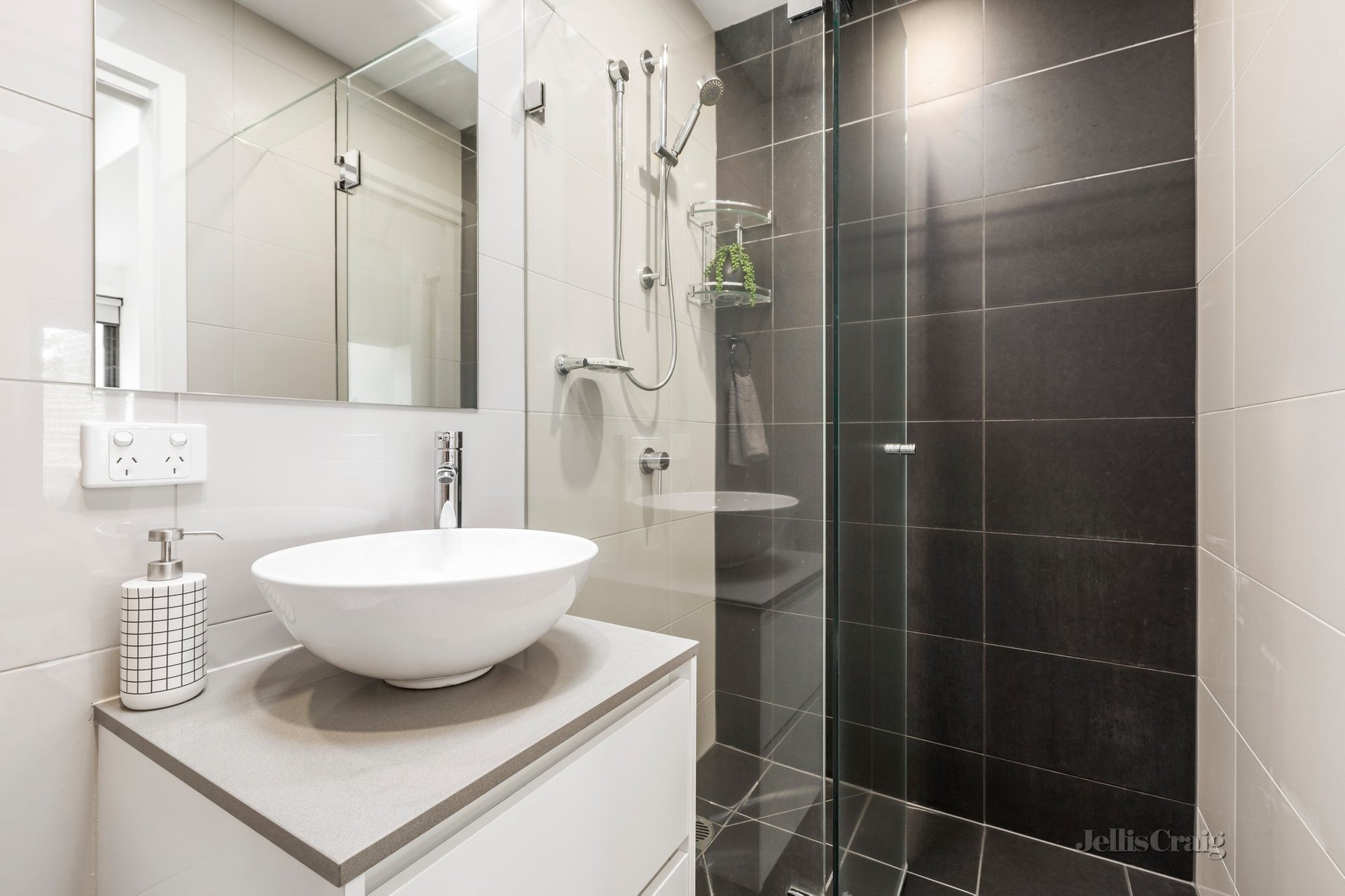 102 Wilmoth Street, Thornbury image 11