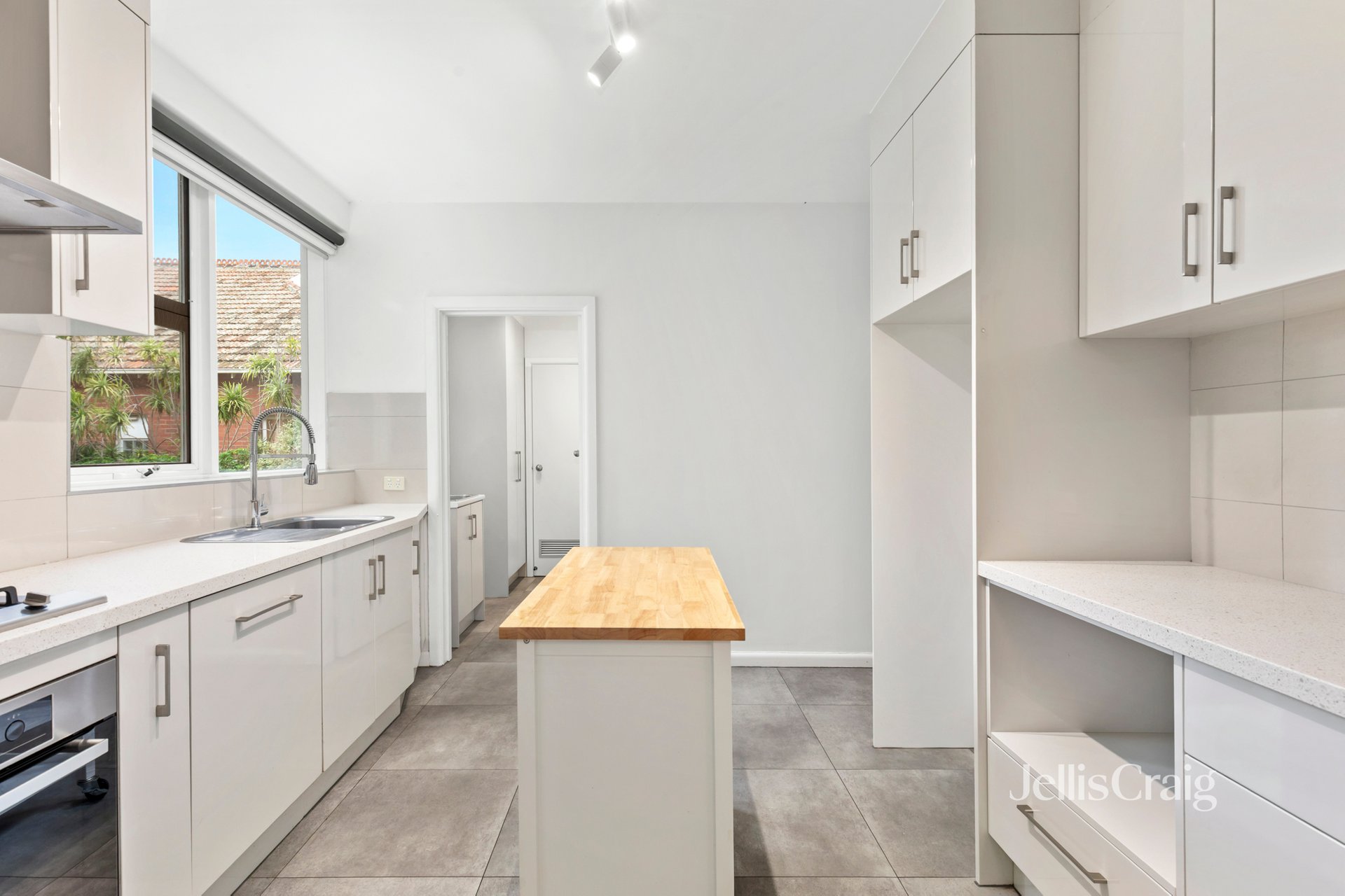 10/201 Dandenong Road, Windsor image 2