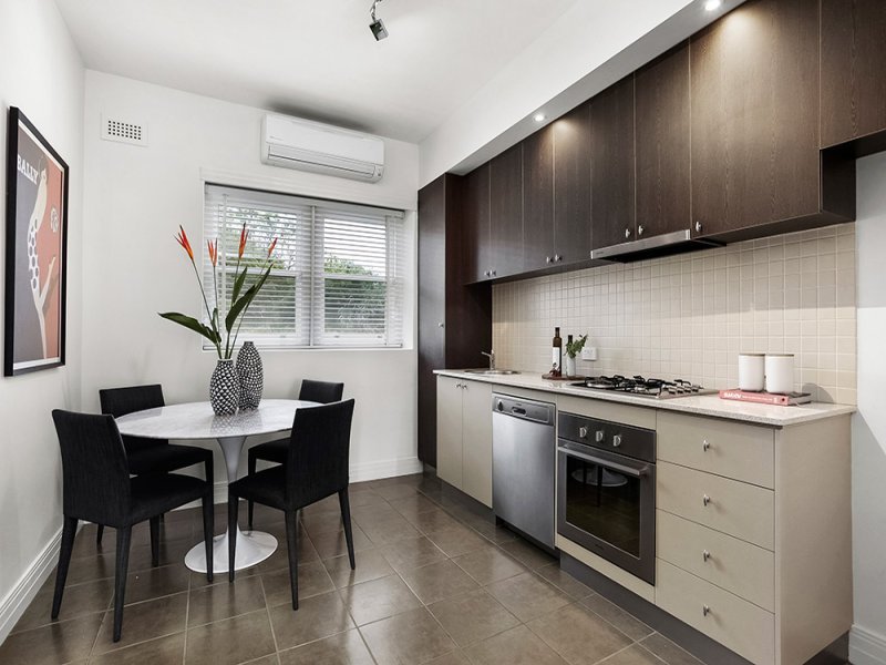 10/203 Brighton Road, Elwood image 3