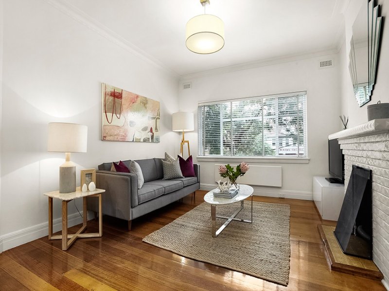 10/203 Brighton Road, Elwood image 6