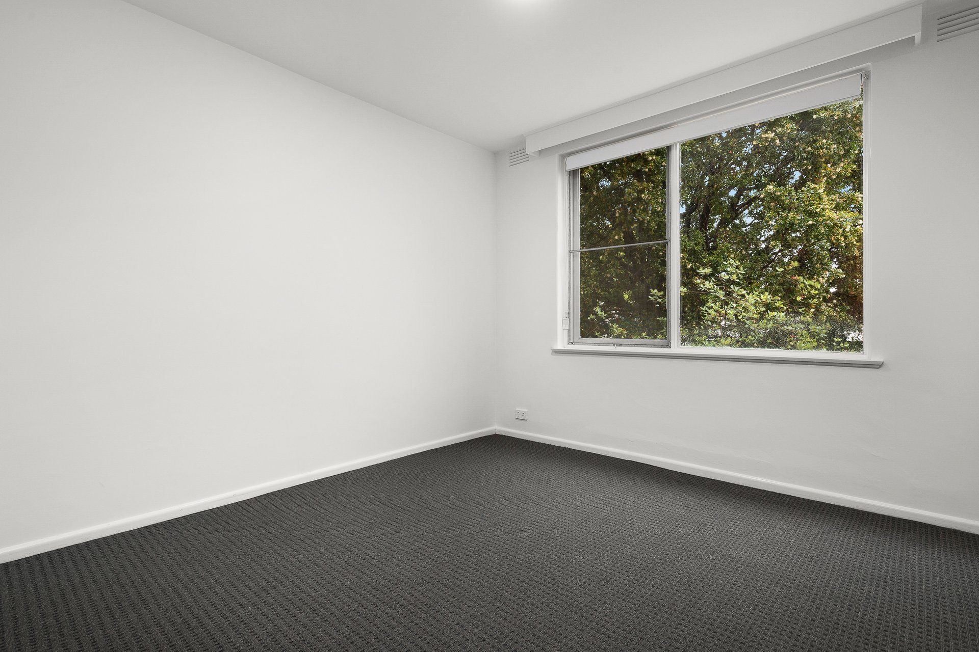 Property Gallery Thumbnail 5