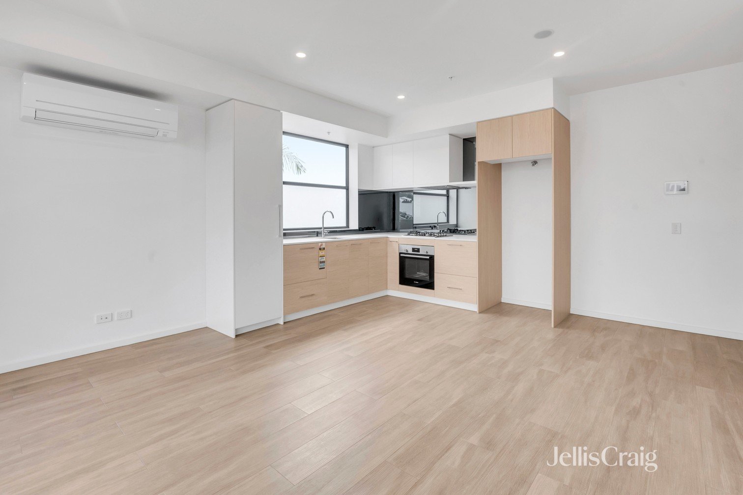 102/11 Bent Street, Altona image 5