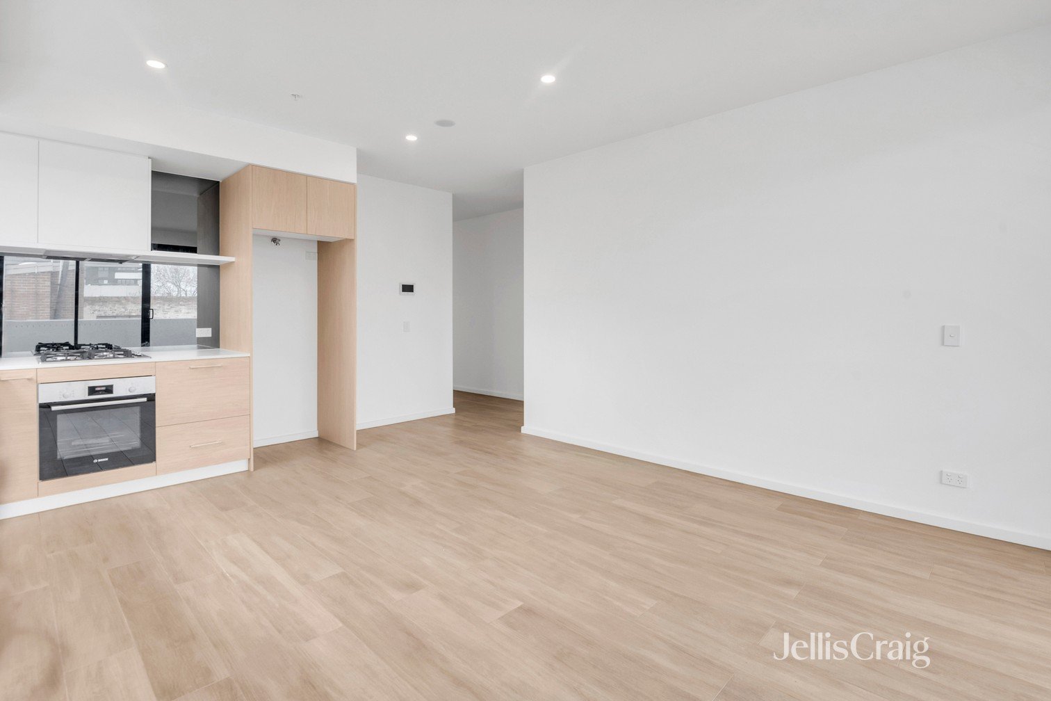 102/11 Bent Street, Altona image 2