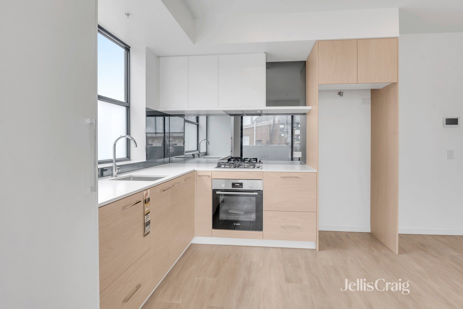 102/11 Bent Street, Altona image 3