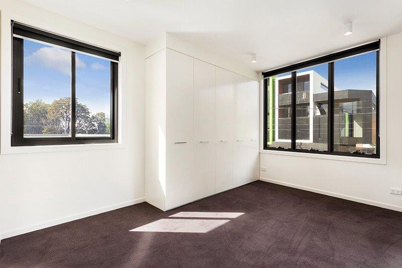 Property Gallery Thumbnail 3