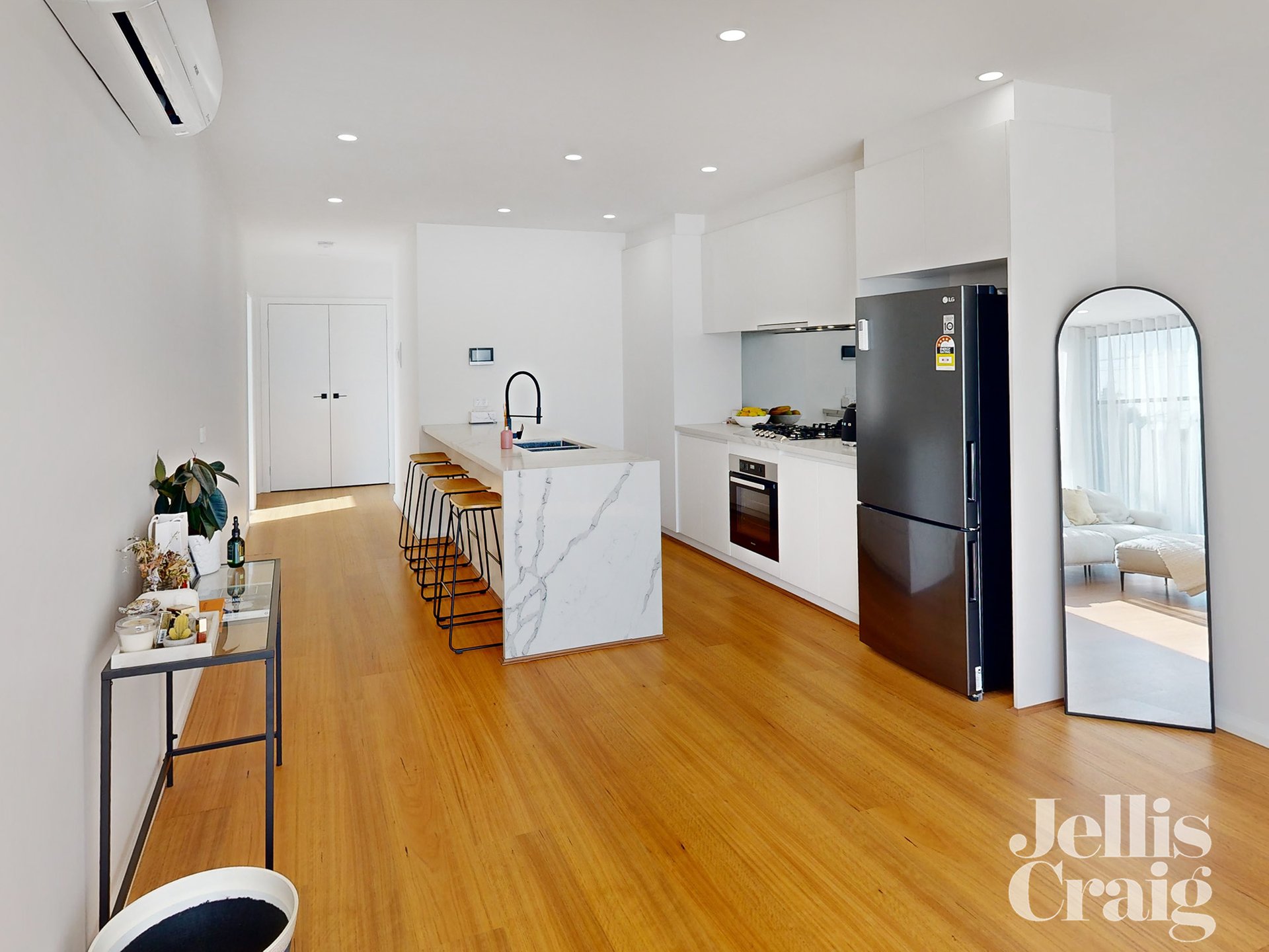 102/1282 Toorak Road, Camberwell image 2