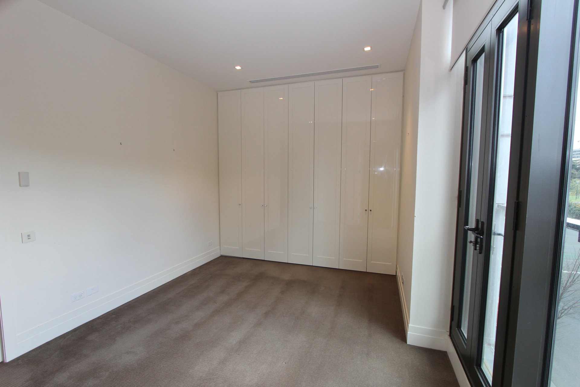 Property Gallery Thumbnail 13