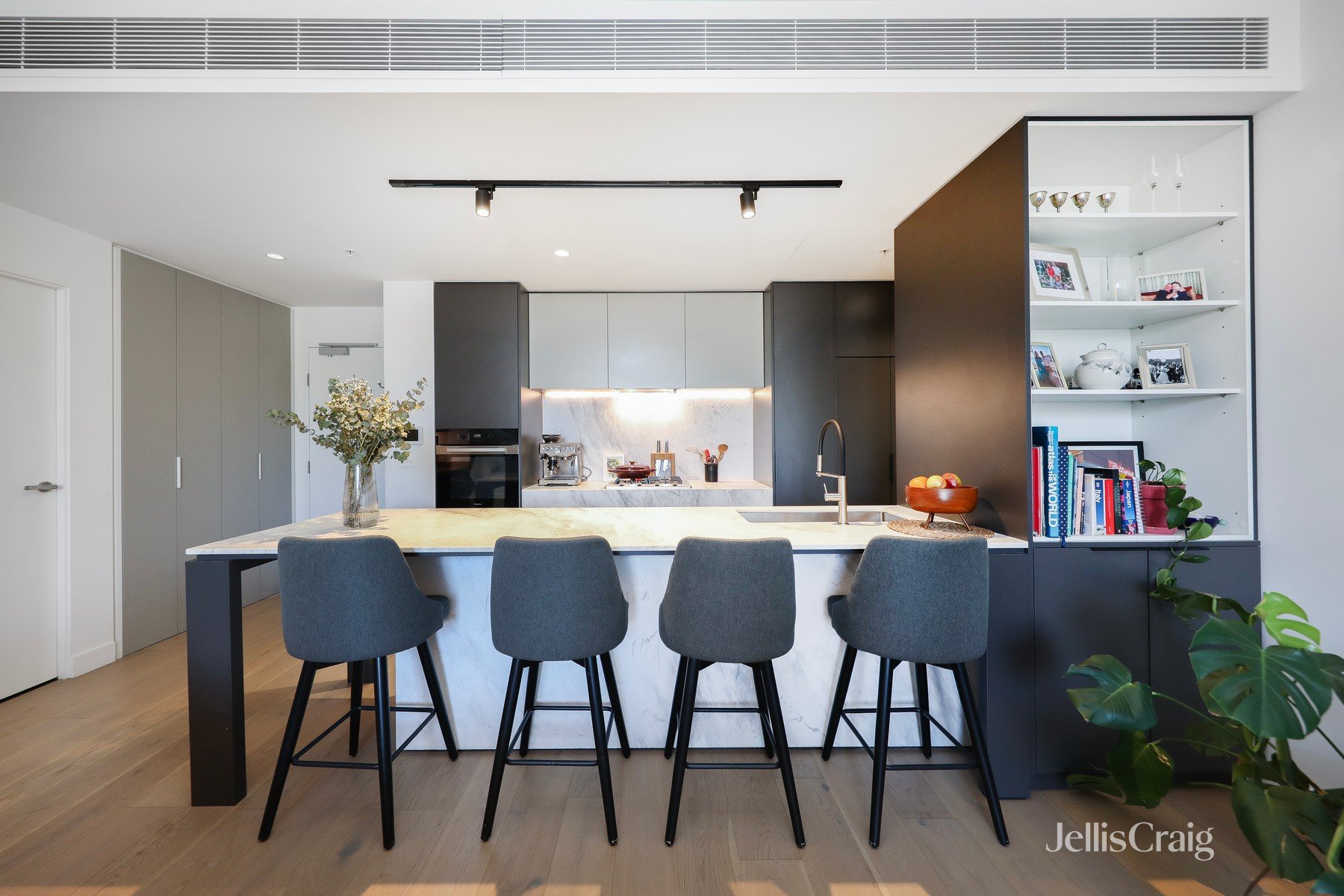 102/151 Roberts Street, Northcote image 6