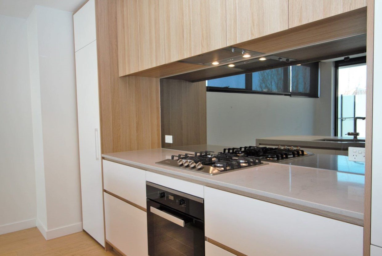 102/18 Railway Crescent, Hampton image 2