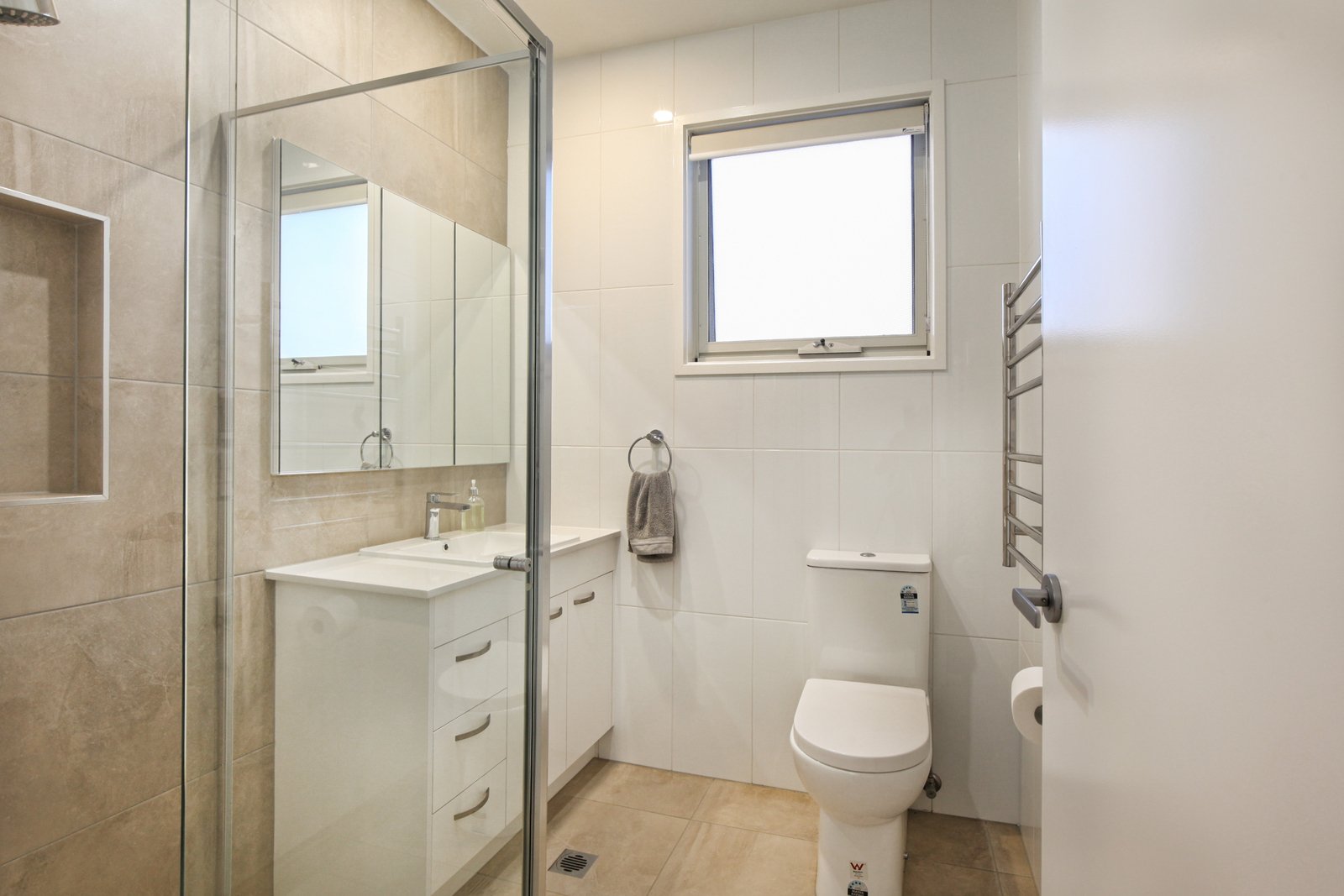 Property Gallery Thumbnail 11