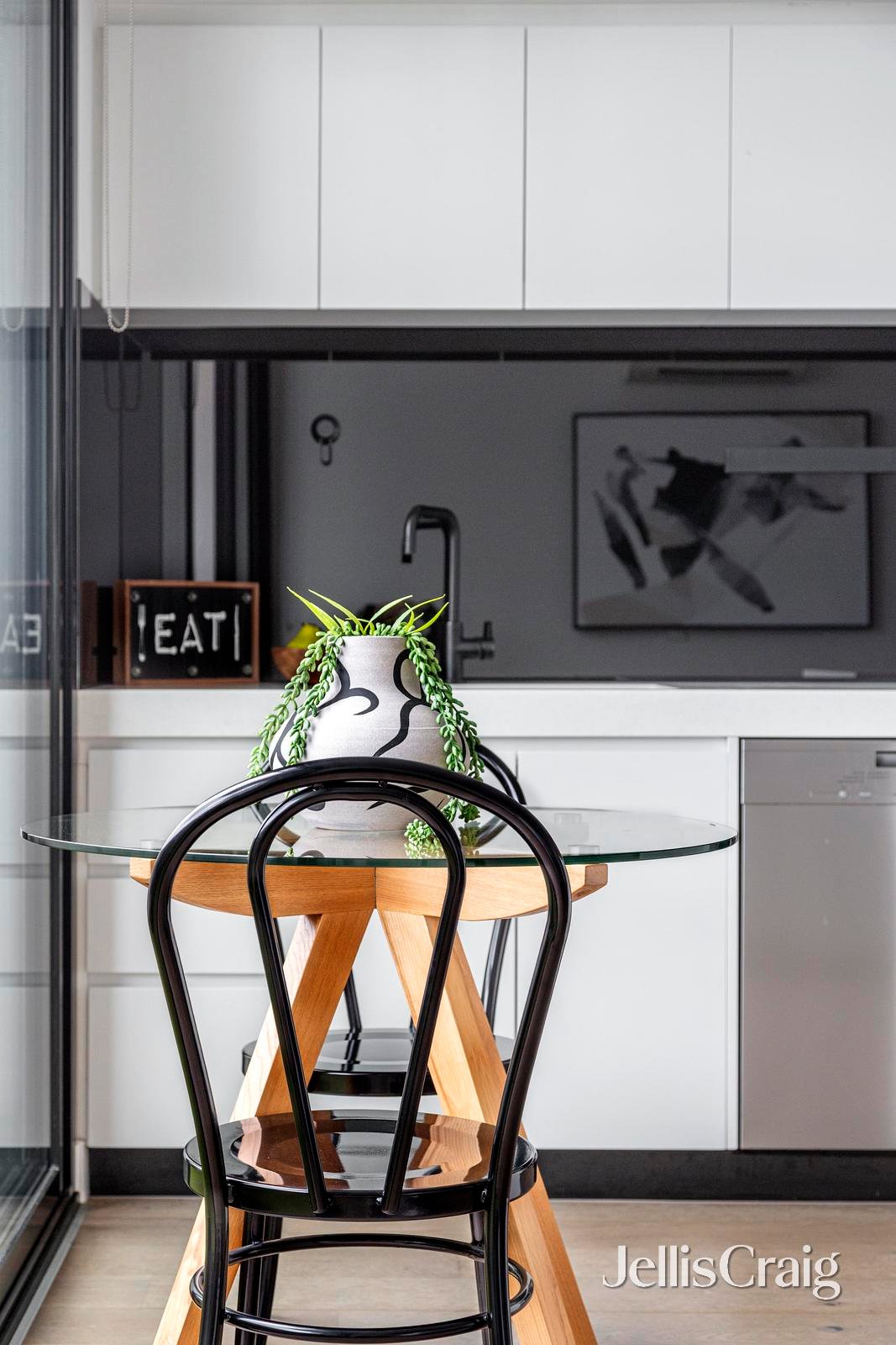 102/1a Campbell Grove, Northcote image 6