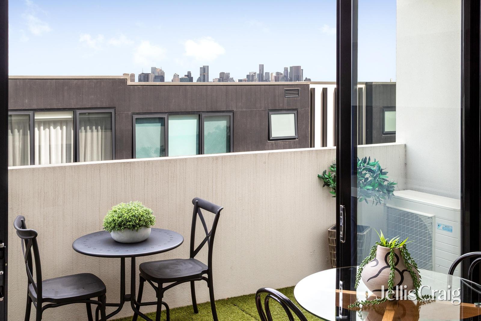 102/1a Campbell Grove, Northcote image 8