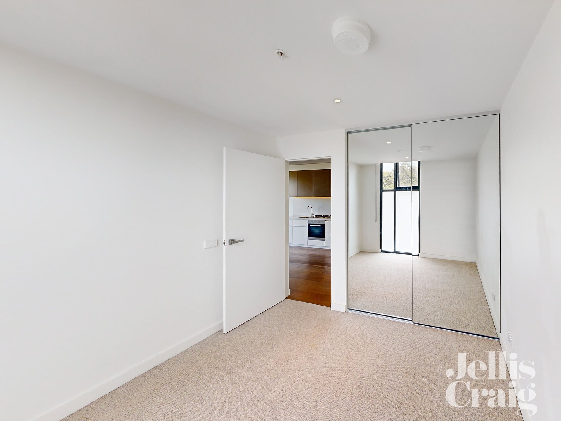 102/20 Weir Street, Balwyn image 6