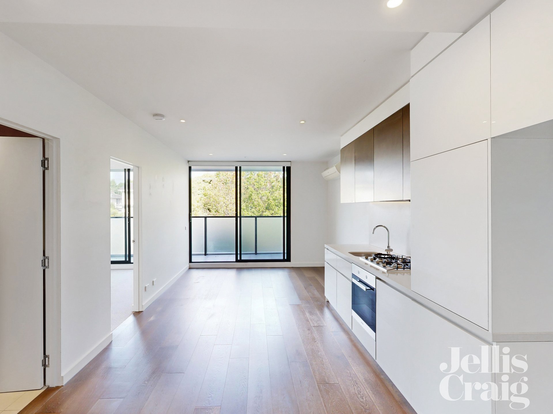 102/20 Weir Street, Balwyn image 7