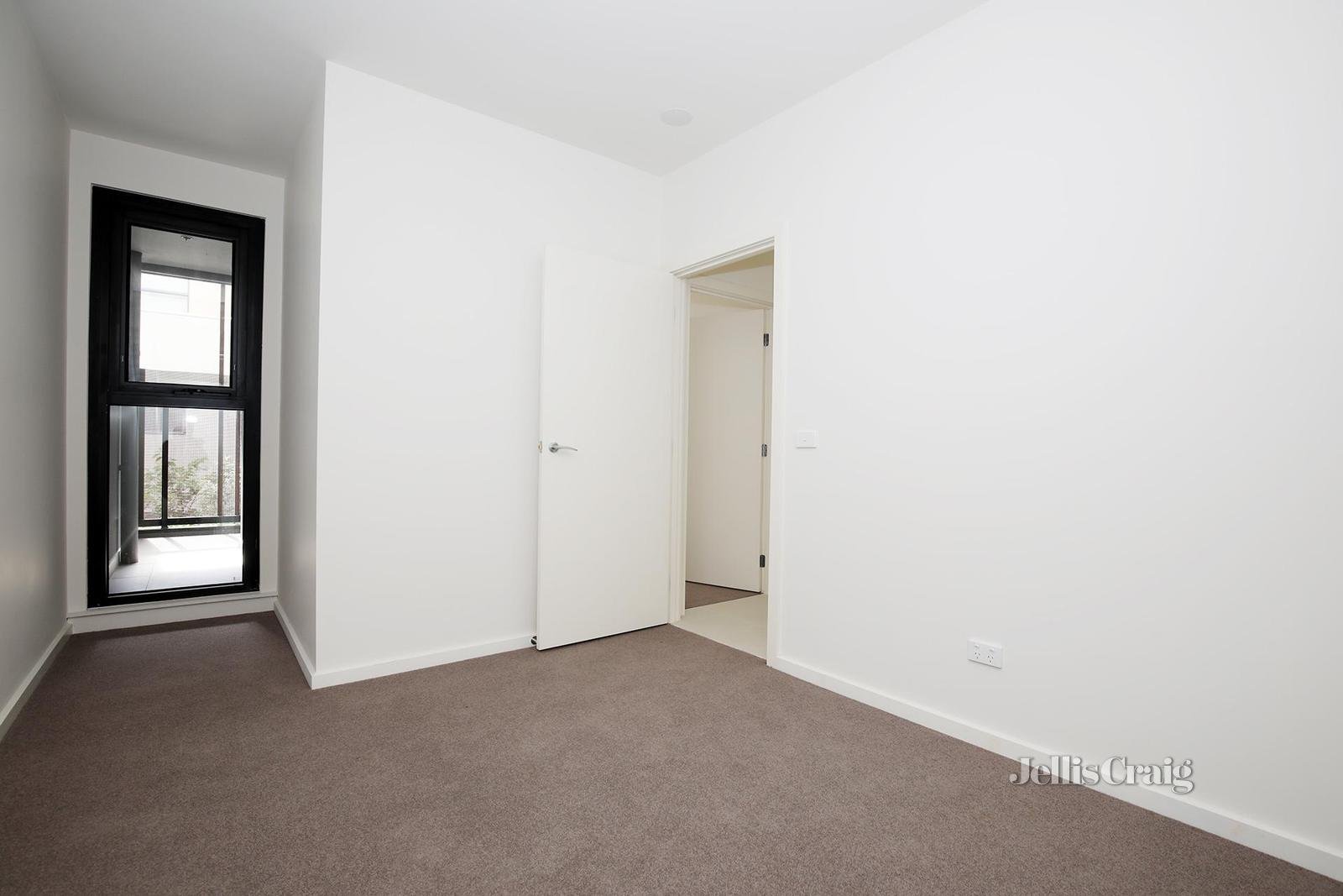 102/21-23 Bourke Street, Ringwood image 4