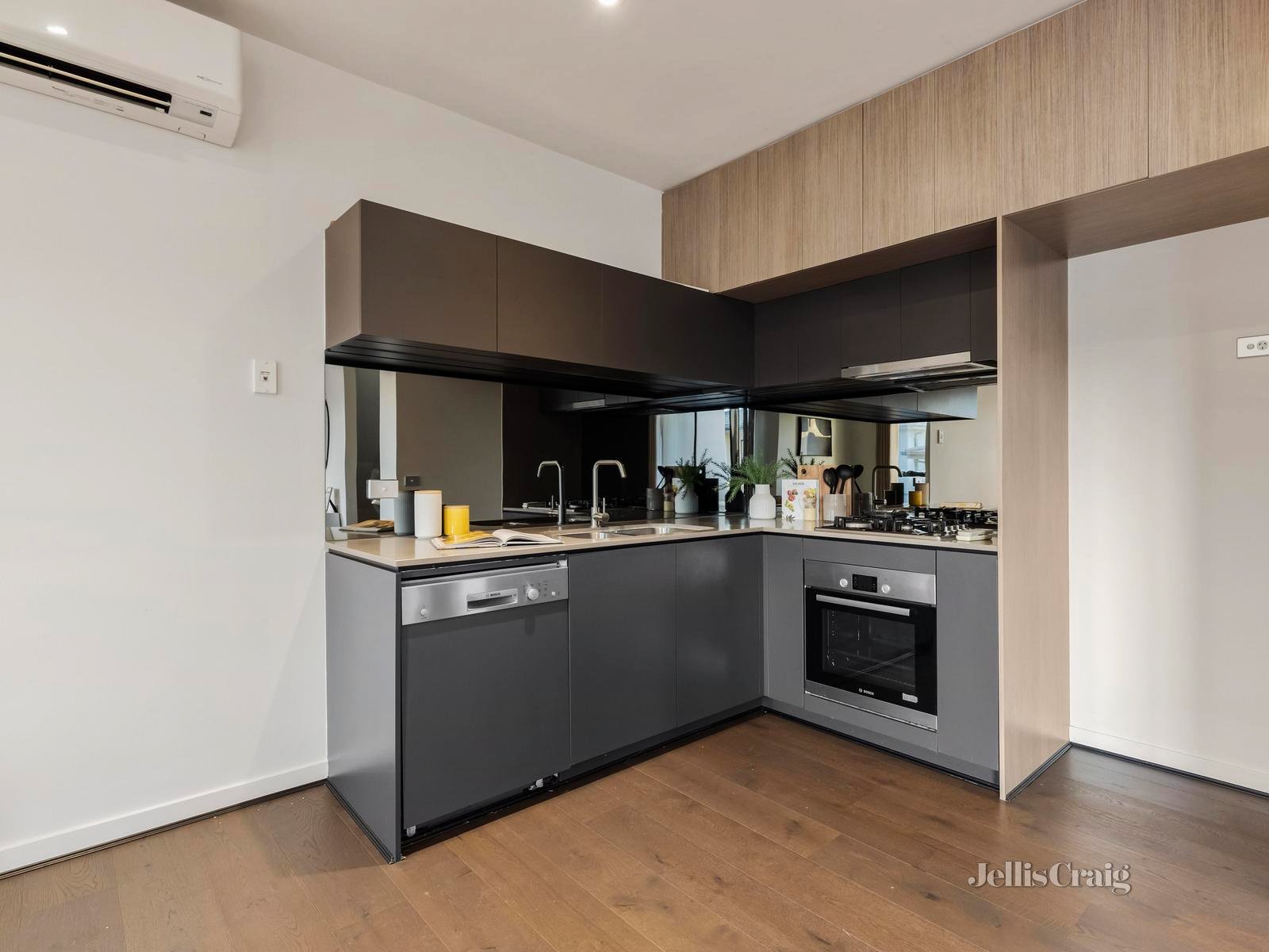 10/222 Williamsons Road, Doncaster image 5