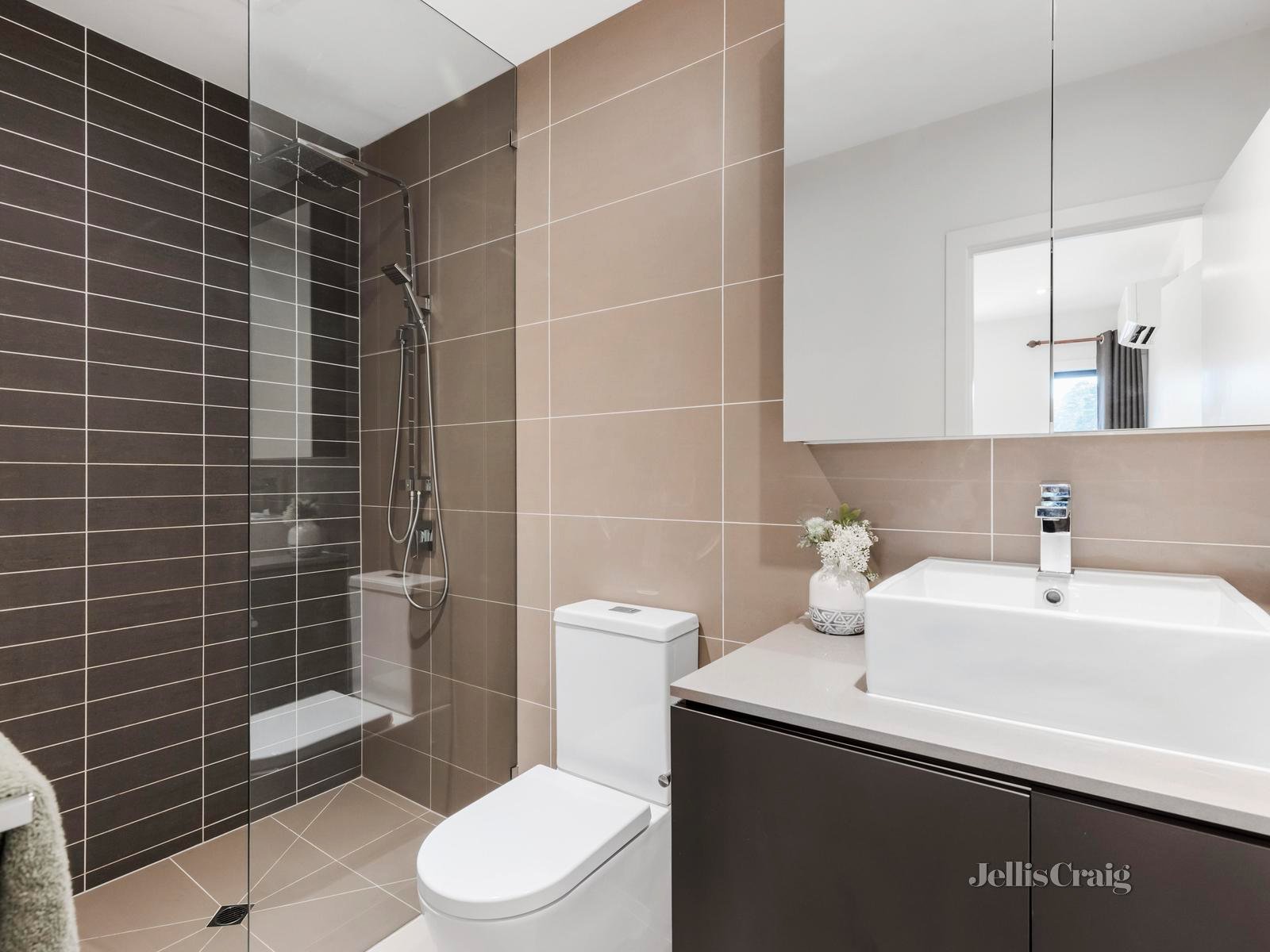 10/222 Williamsons Road, Doncaster image 9