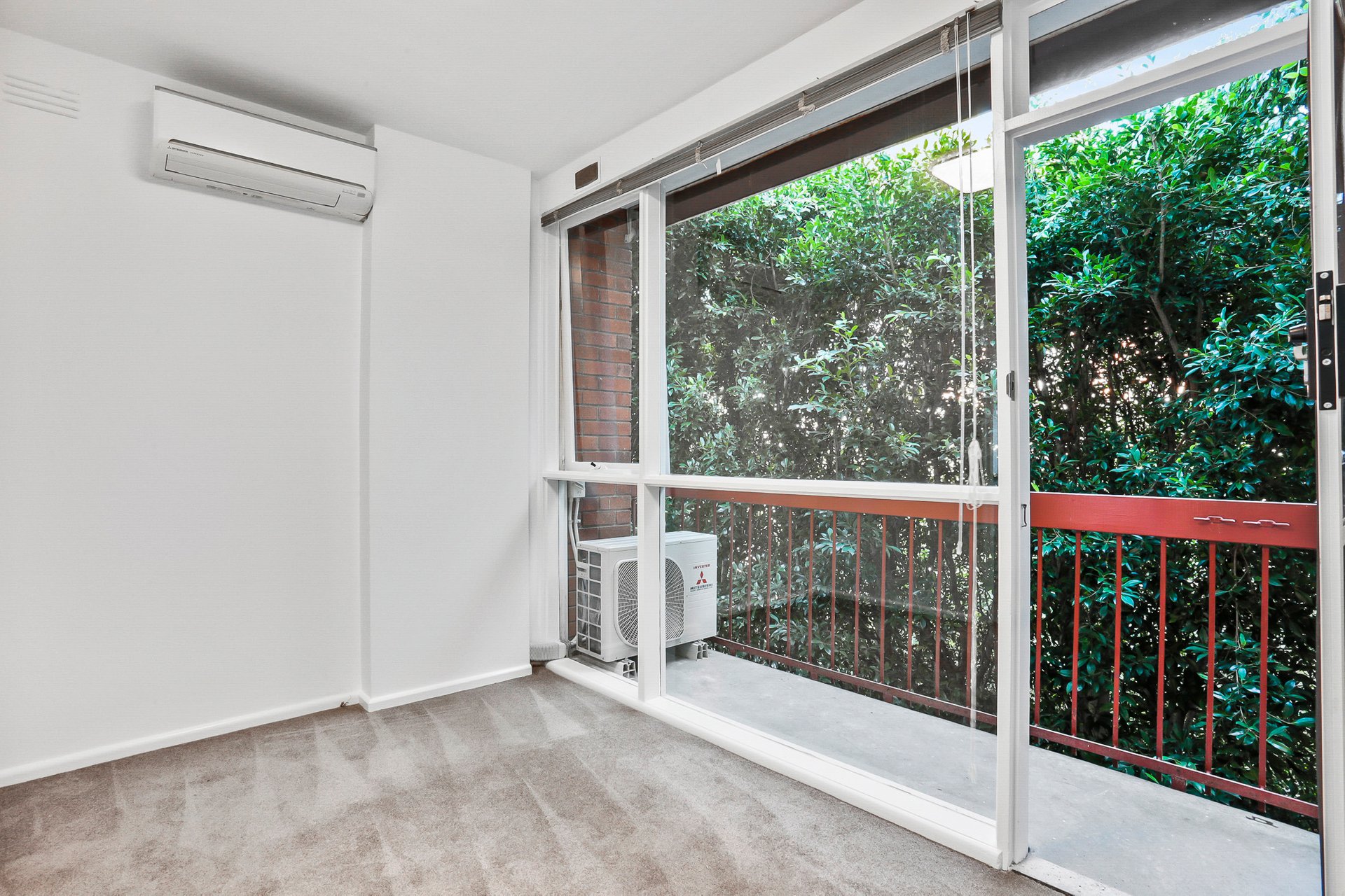Property Gallery Thumbnail 6