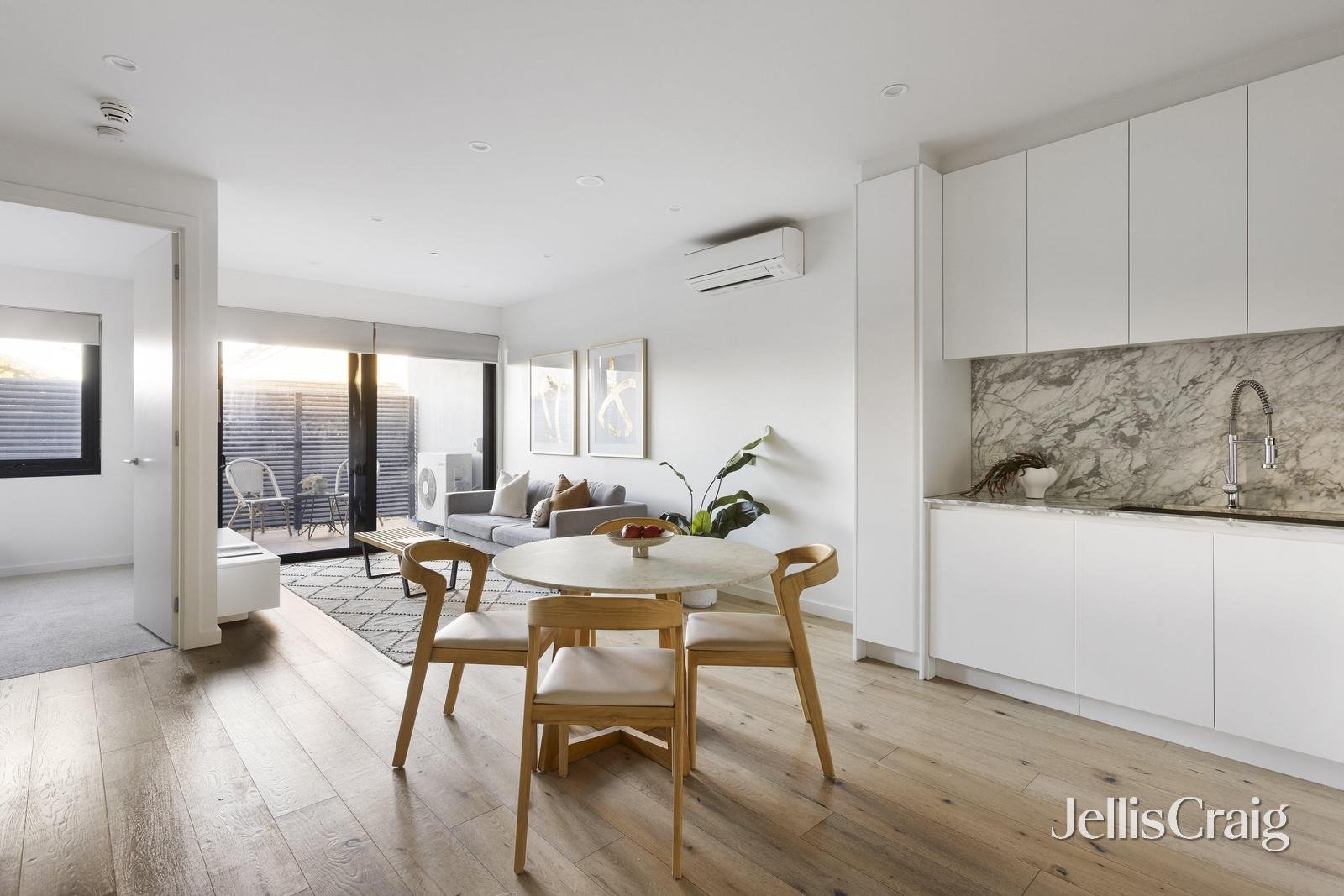 102/25 Rothschild Street, Glen Huntly image 1