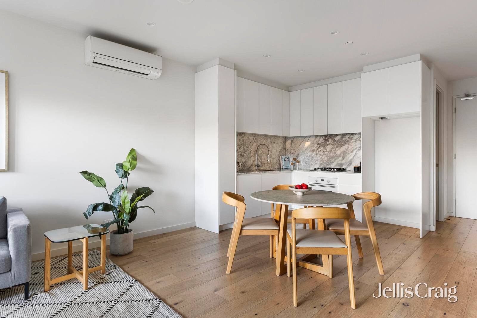 102/25 Rothschild Street, Glen Huntly image 2