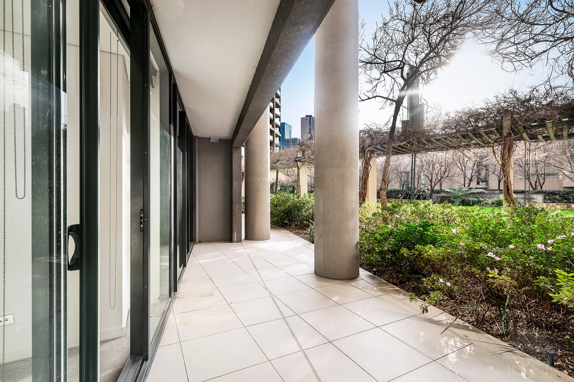 102/250 St Kilda Road, Southbank image 2