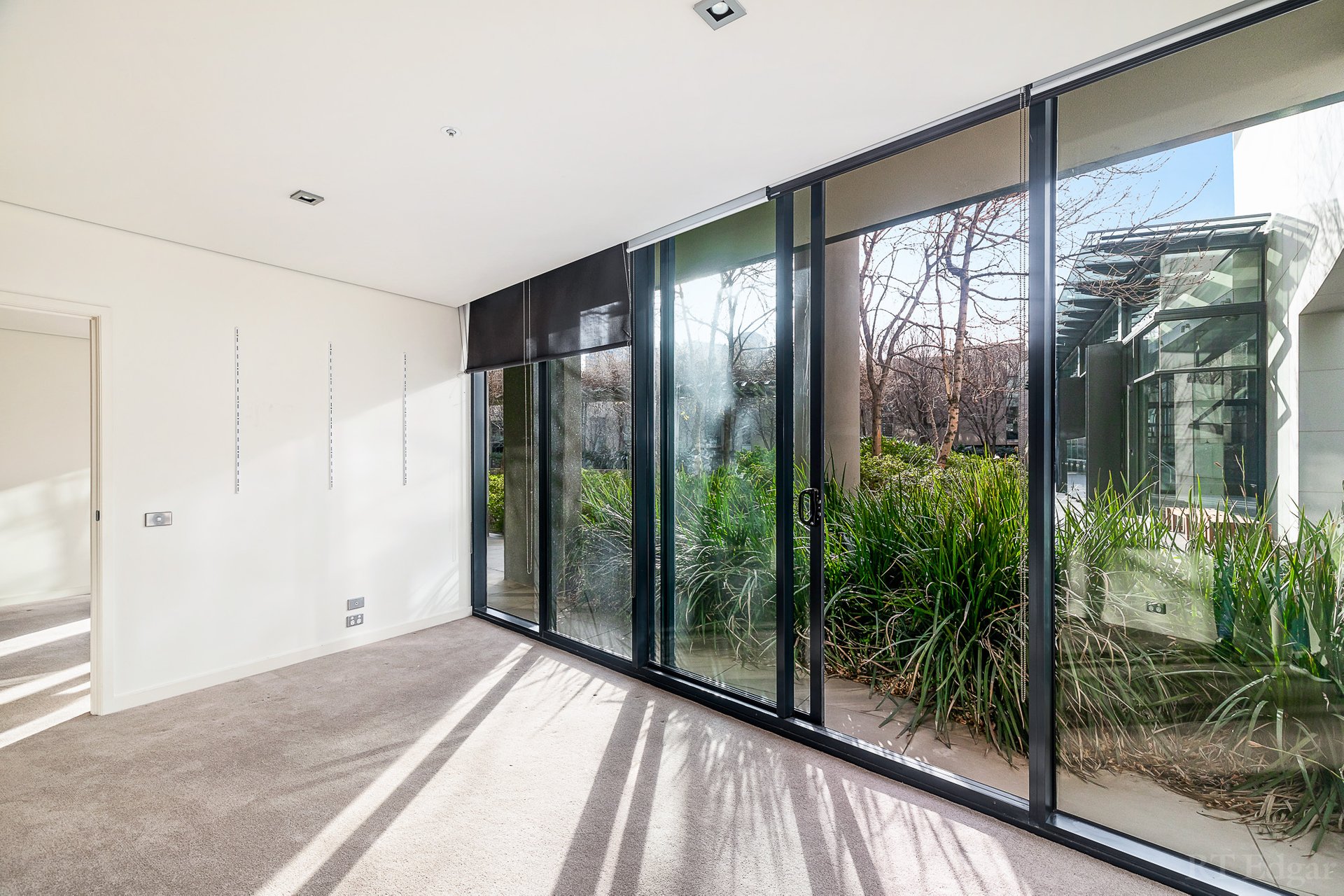 102/250 St Kilda Road, Southbank image 3